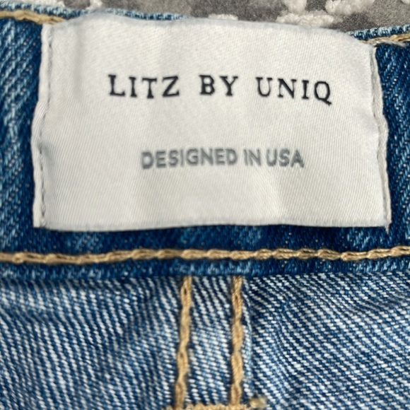 LITZ BY UNIQ Darling Crystal Daisy Dukes Denim Distressed Shorts Size S/27” - Picture 4 of 9